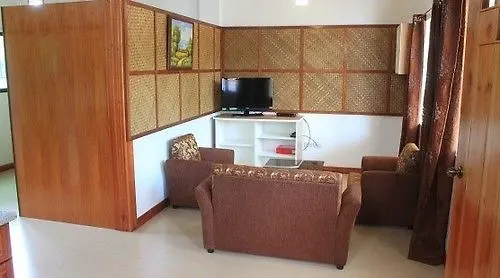 Libaong Nickles Park Resort And Apartments הפיליפינים